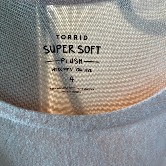 Torrid long sleeve - Picture 3 of 3
